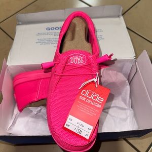 Hey dudes womens electric pink
